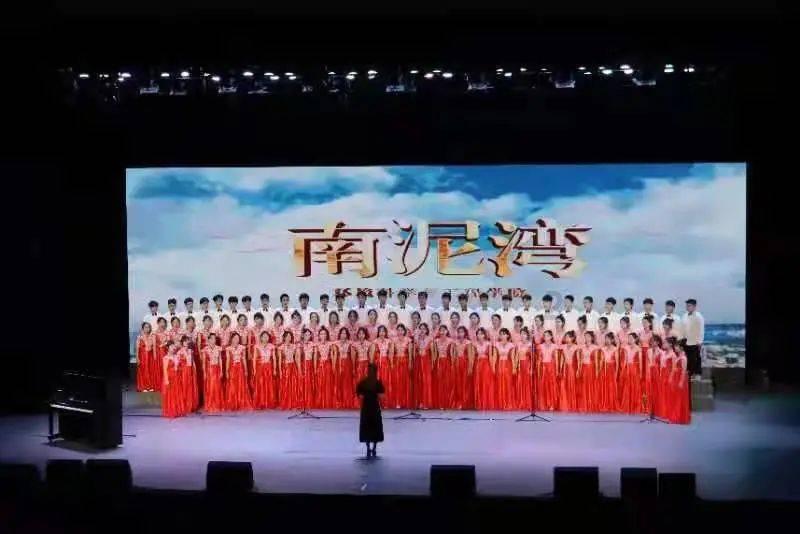 情人节送给自己喜欢的男孩礼物，而他以明确表示不喜欢自己，他会有如何的心情？？